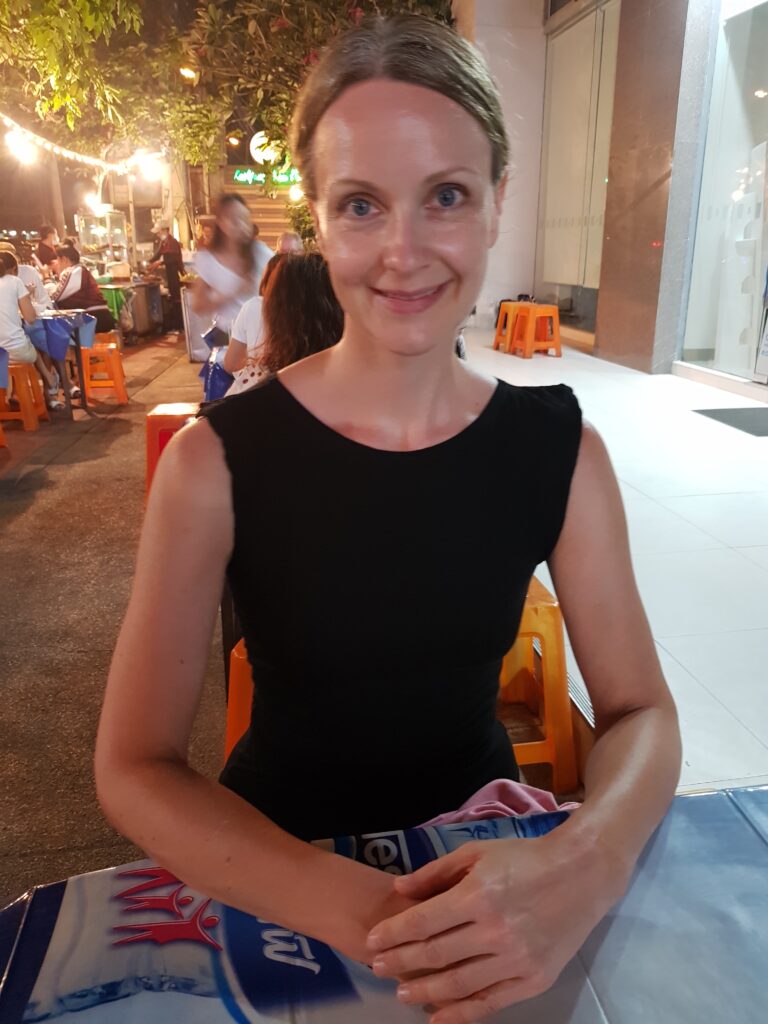 ABOUT SOUL FLUFFY Dr. Julia De Azevedo I am a scholar of Japanese language and culture as well as a certified Ayurvedic lifestyle coach. I founded Soul Fluffy to blend ancient wisdom with contemporary living, hoping to help people lead healthier and happier lives.