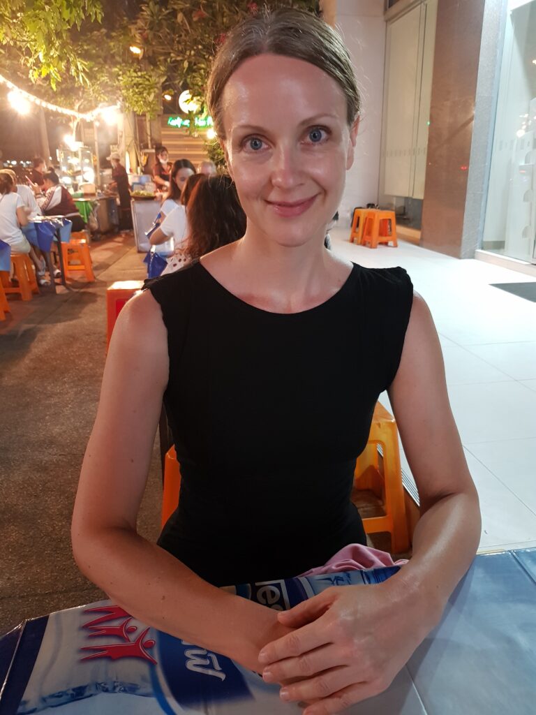 ABOUT SOUL FLUFFYDr. Julia De Azevedo
I am a scholar of Japanese language and culture as well as a certified Ayurvedic lifestyle coach. I founded Soul Fluffy to blend ancient wisdom with contemporary living, hoping to help people lead healthier and happier lives.